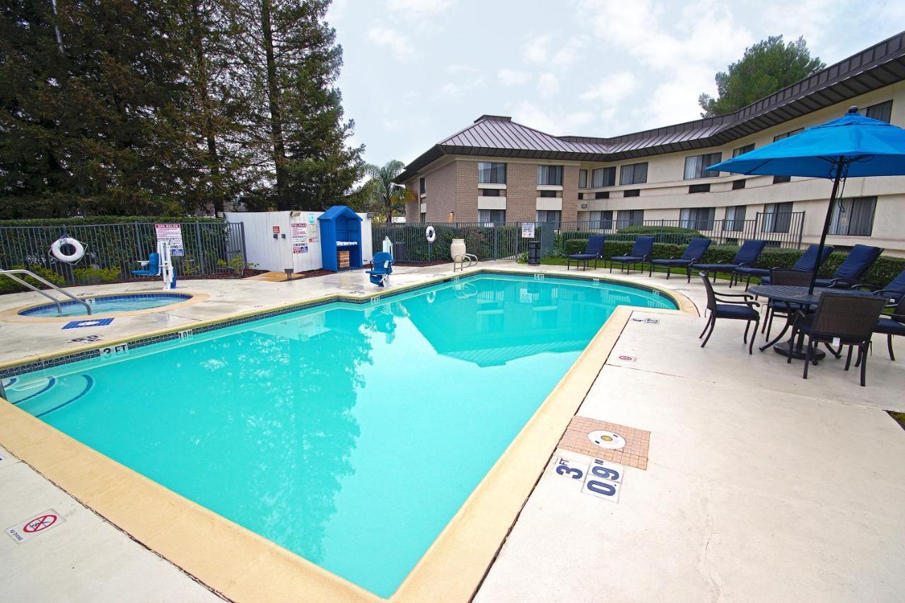 Holiday Inn Express Walnut Creek By Ihg Esterno foto